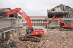 Demolición del Colegio Salesianos en Pamplona por Obras y Servicios TEX