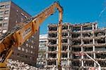 Demolición del antiguo centro de operaciones del banco BBVA en Madrid